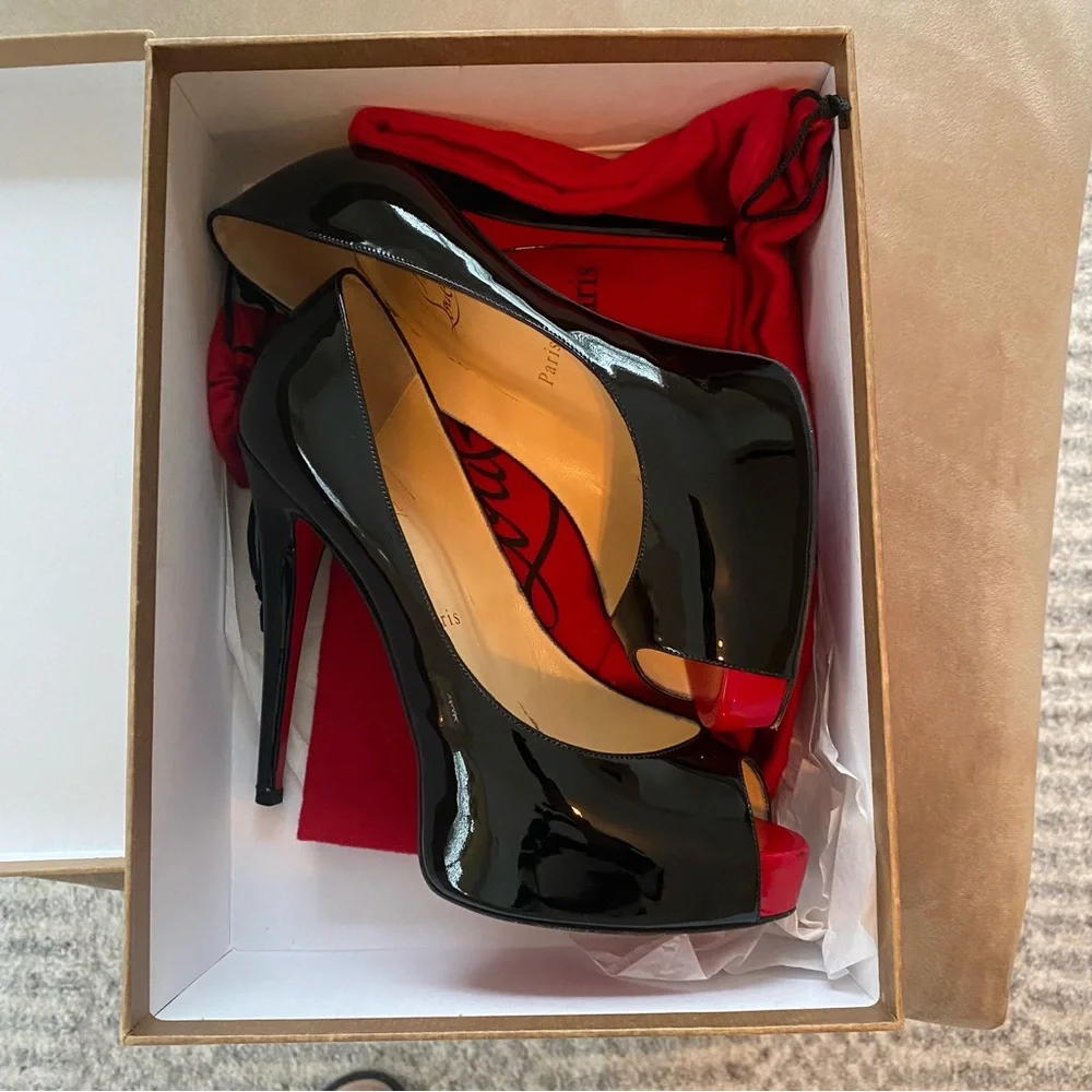 Christian Louboutin Vendome 120 Patent Leather Pumps EU 39.5 Black Red Sole - Picture 2 of 11
